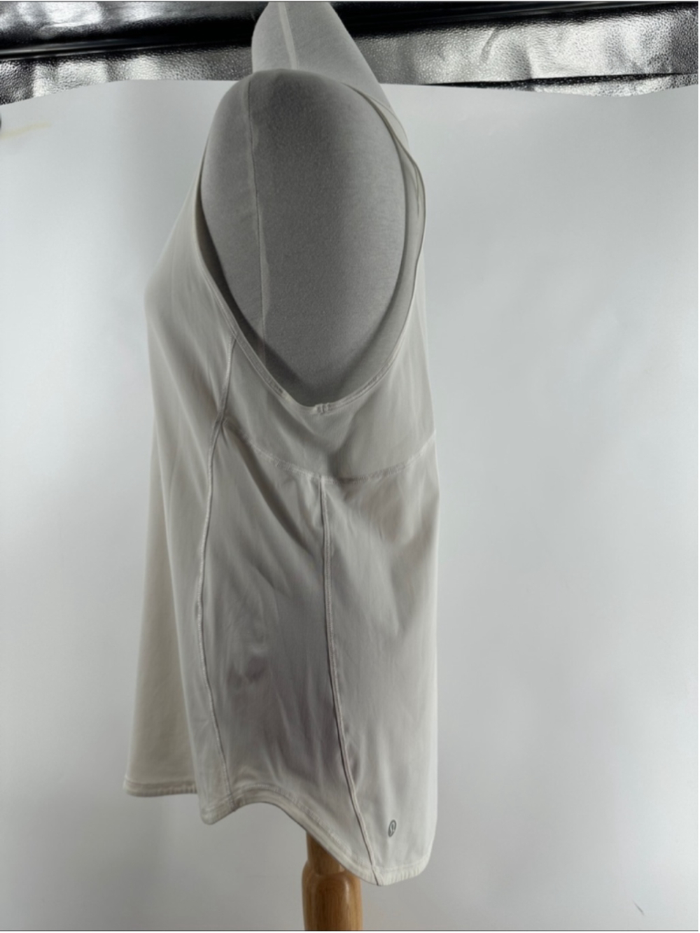 Lululemon Sculpt Tank II mesh panels flowy
White (First Release) sz sm - Picture 8 of 13